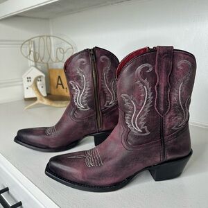 Ferrini Distressed Burgundy Black Embroidery Leather Western Boots – Women’s 7B